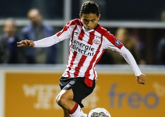 Mauro Junior em ação pelo PSV (Foto: Divulgação / PSV)